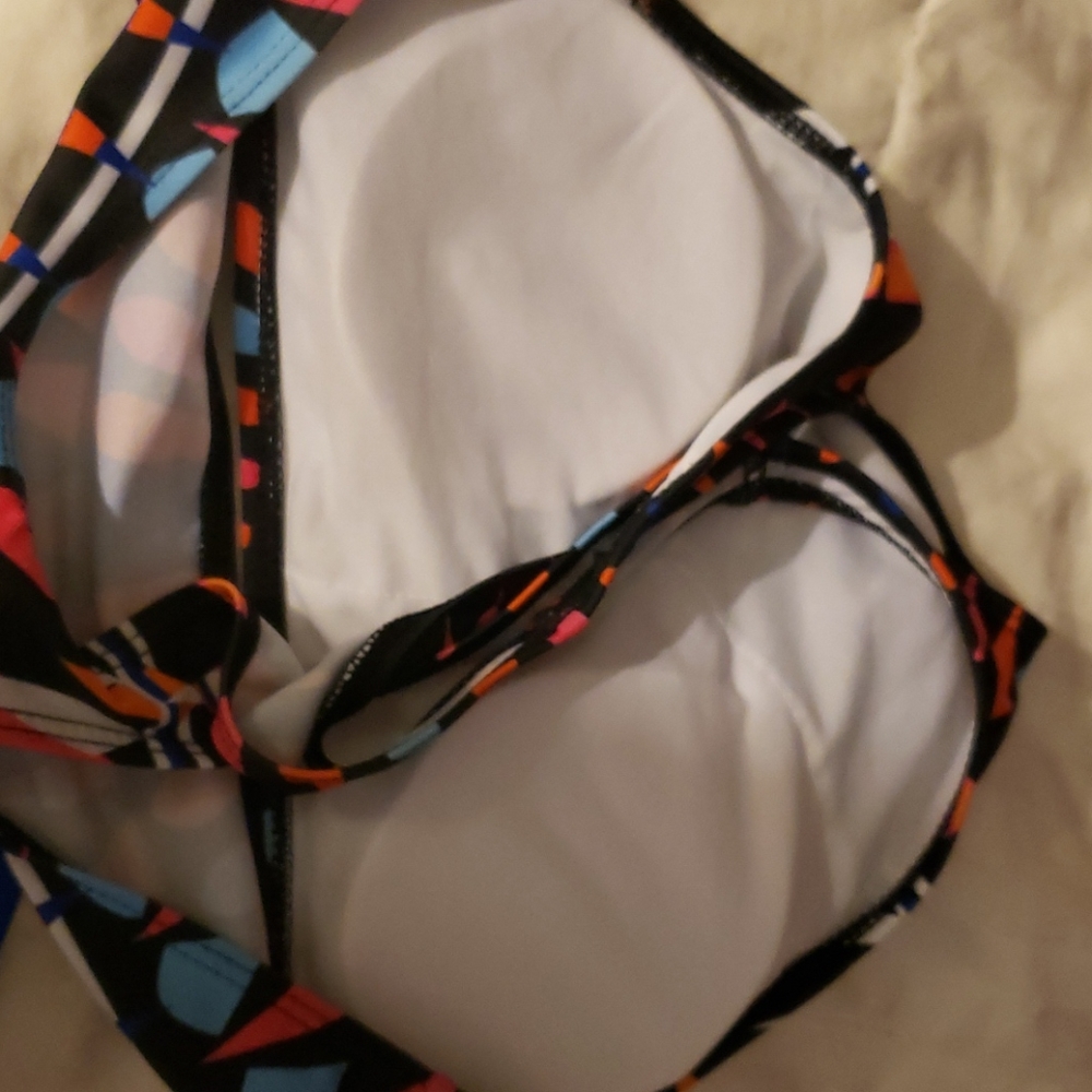 Geometric design bikini - Picture 4 of 8